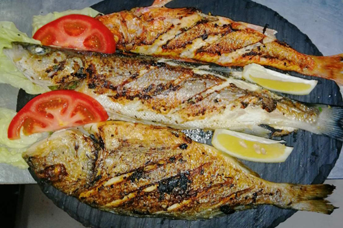 plat mixte de poisson restaurant azazga