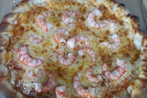 Pizza aux crevettes restaurant azazga